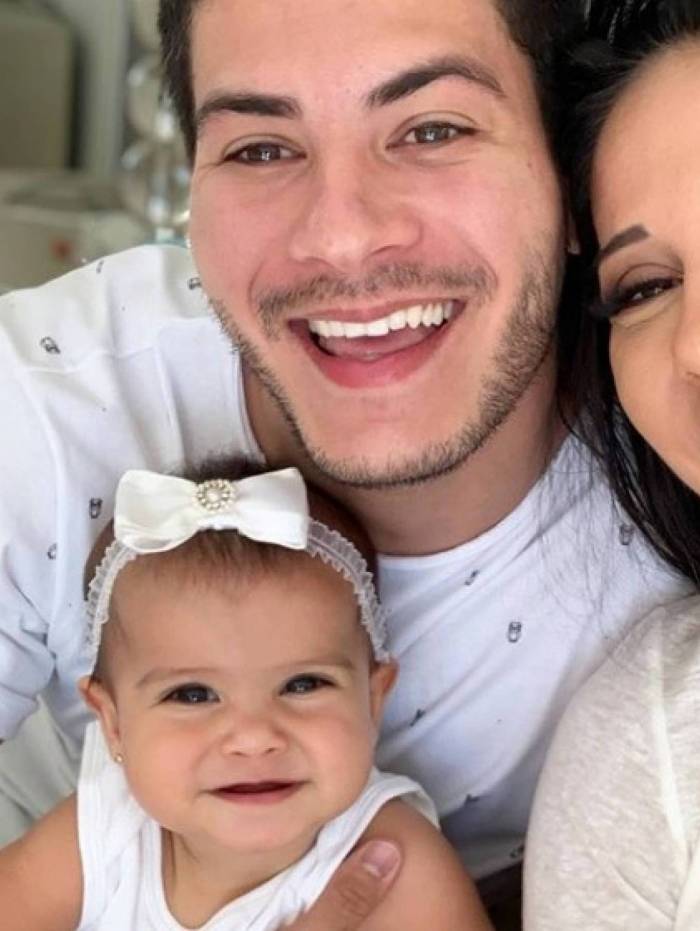 Arthur Aguiar, Mayra Cardi e Sophia