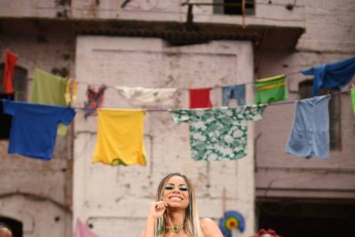 Lexa lan&ccedil;a clipe de 'Aquecimento da Lexa'
