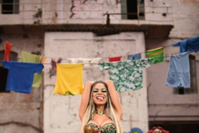 Lexa lan&ccedil;a clipe de 'Aquecimento da Lexa'