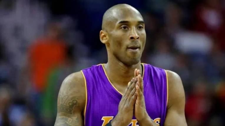 Lakers usarão uniforme que homenageia Kobe em jogo que pode dar o