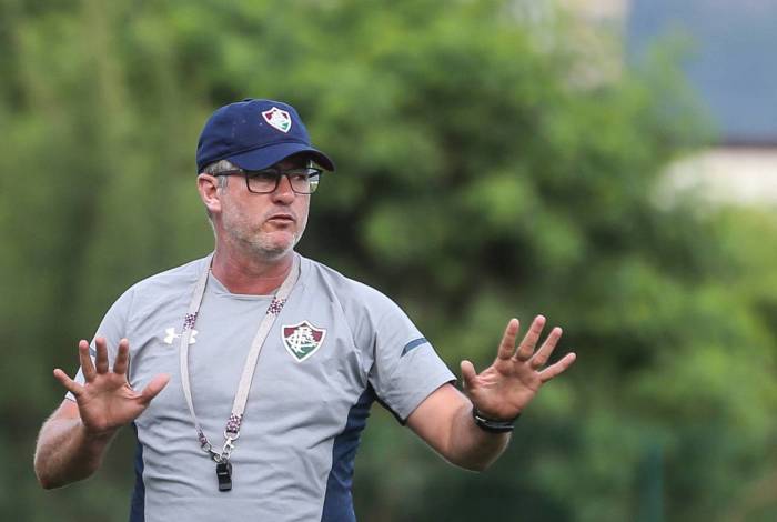 Pressionado pela torcida, Odair Hellmann tem na Copa do Brasil a chance de se manter no cargo