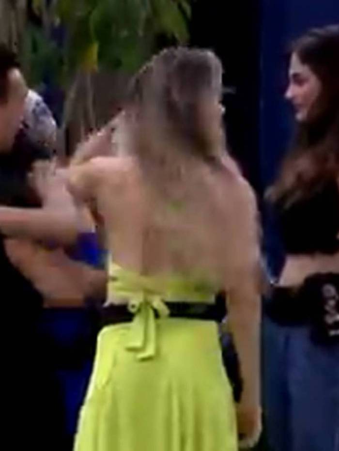 Petrix puxa Bianca Andrade para abra&ccedil;o apertado, faz movimentos estranhos e &eacute; acusado novamente de ass&eacute;dio