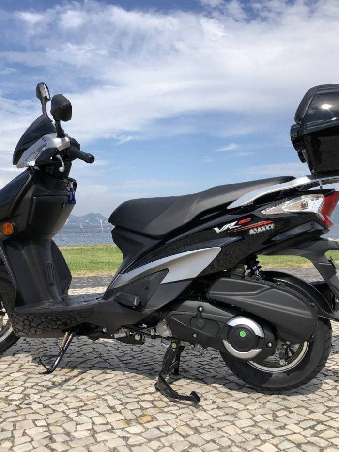 Modelo vem de série com bau e alarme antifurto