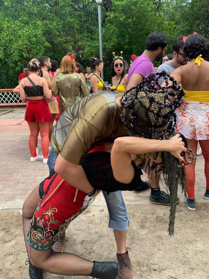Fátima Bernardes e Túlio Gadêlha curtem o Carnaval de Recife