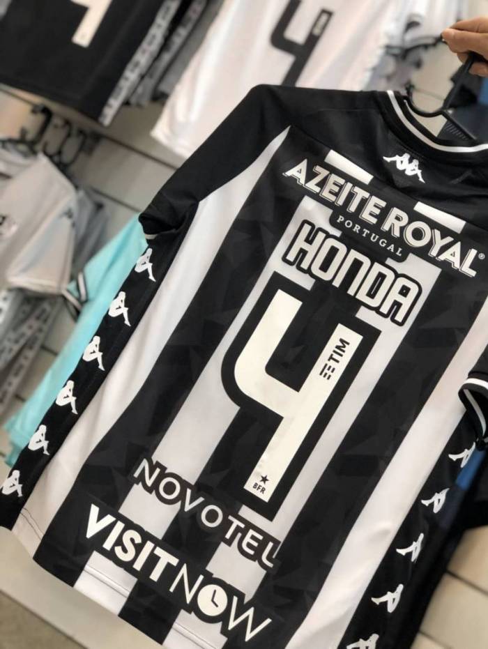 O Botafogo aposta na venda de camisas com o nome de Honda

