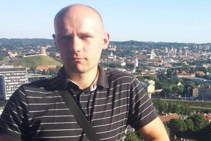 Adam tinha 37 anos. Ele e a esposa chegaram ao Sono no domingo