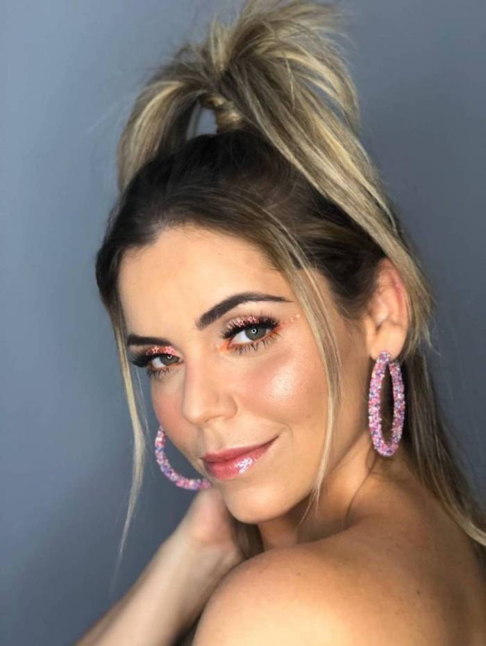 A maquiagem para curtir a folia está pronta