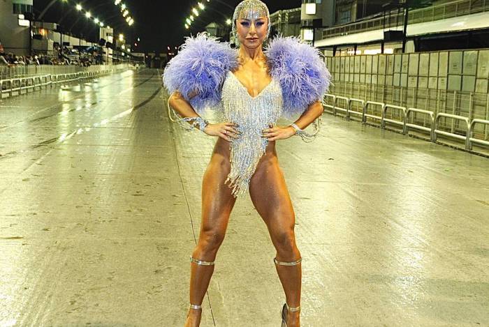  Sabrina Sato esteve no último ensaio técnico na escola de samba Gaviões da Fiel 