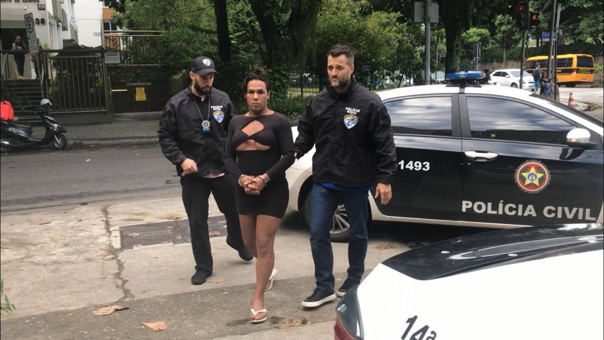 Travesti Yan Phelipe foi presa ontem por agentes do Leblon
