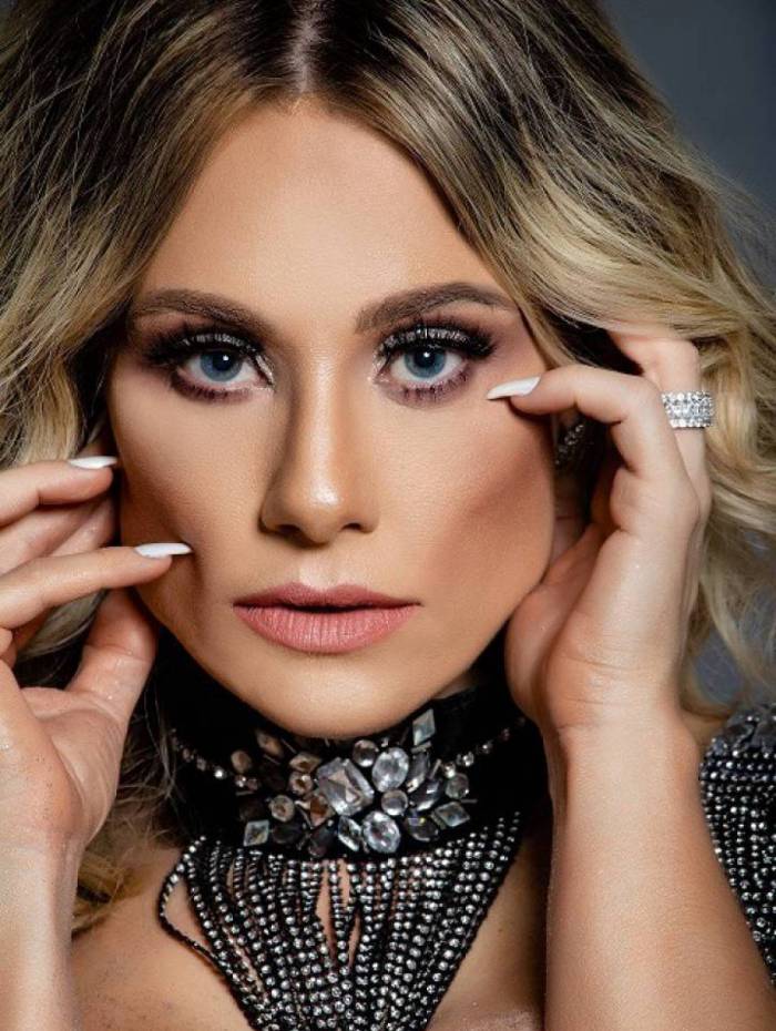 Style de Erika Facuri e make e cabelo de Danielle Tuasco