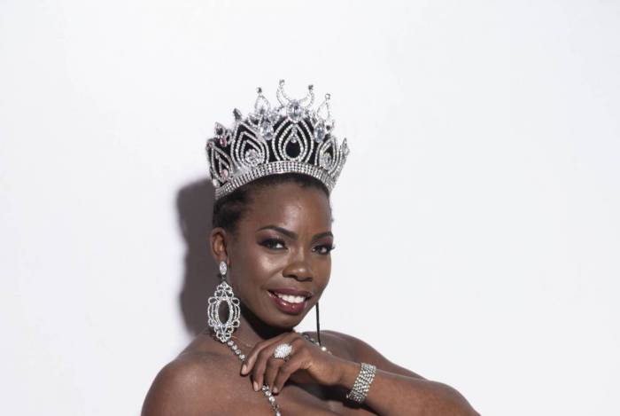 Eligi Oliveira brilhou no Carnval carioca - A Gata da Hora