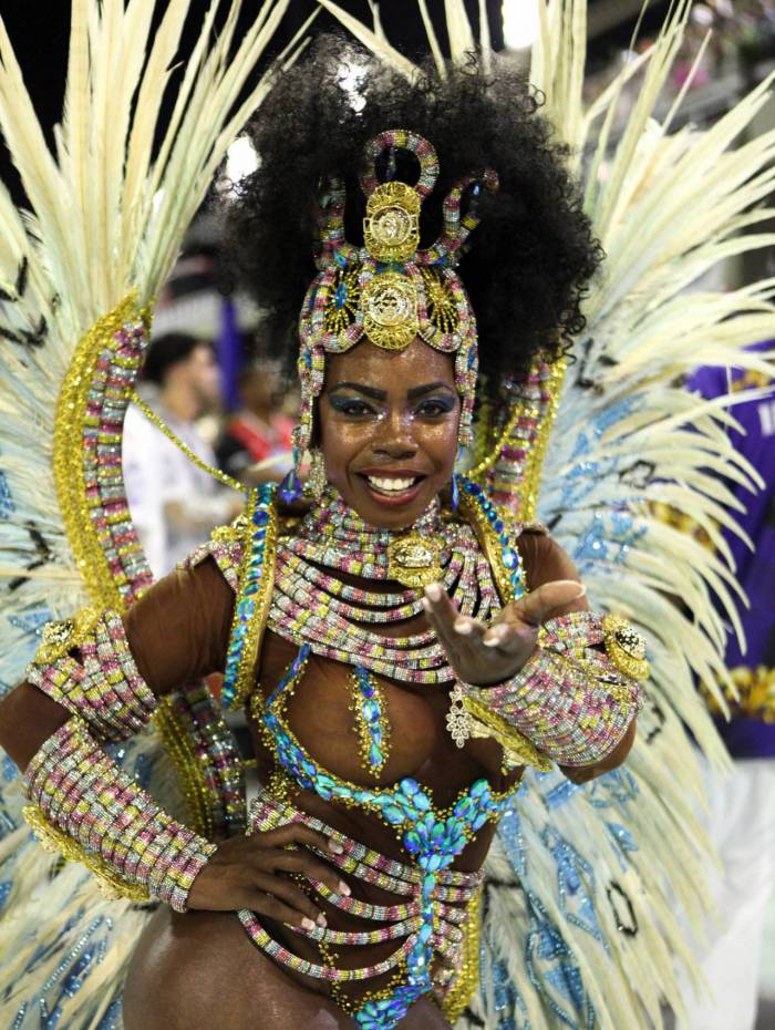 Egili Viviane veio à frente da Bateria da Acadêmicos de Vigário Geral