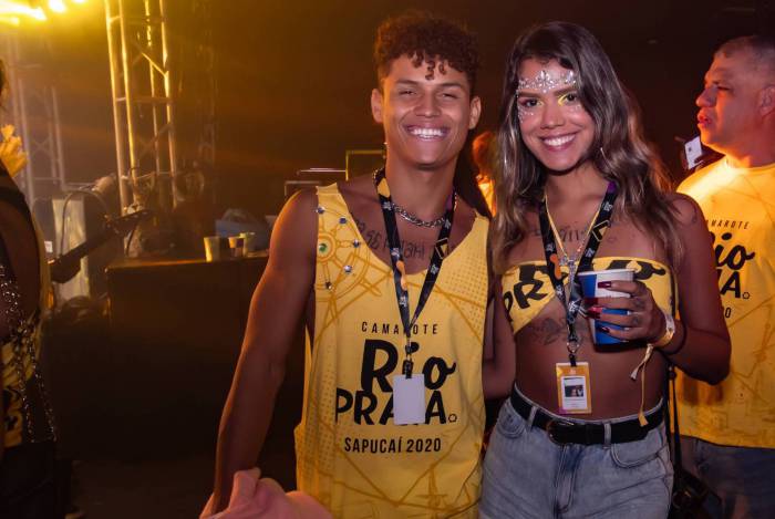 Ex-BBB Danrley foi acompanhado da sua namorada ao camarote