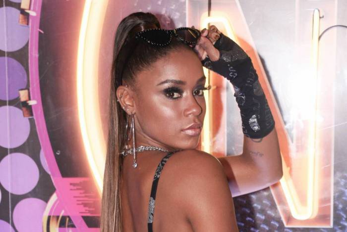 MC Rebecca no Camarote N1 na Marques de Sapucaí 