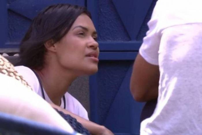 Flayslane pede desculpa a Prior após xingá-lo durante briga no BBB 20