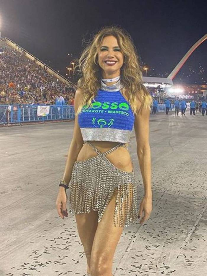 Luciana Gimenez está de namorado novo