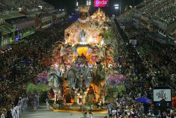 25/02/2020 - CARNAVAL 2020 - Desfile da Mangueira -Com enredo intitulado â.A Verdade Vos FarÃ¡ Livreâ... Carnavalesco Leandro Vieira.  Foto: Daniel Castelo Branco / Agencia O Dia