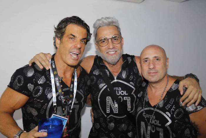 Latino se apresenta em camarote na Sapucaí 