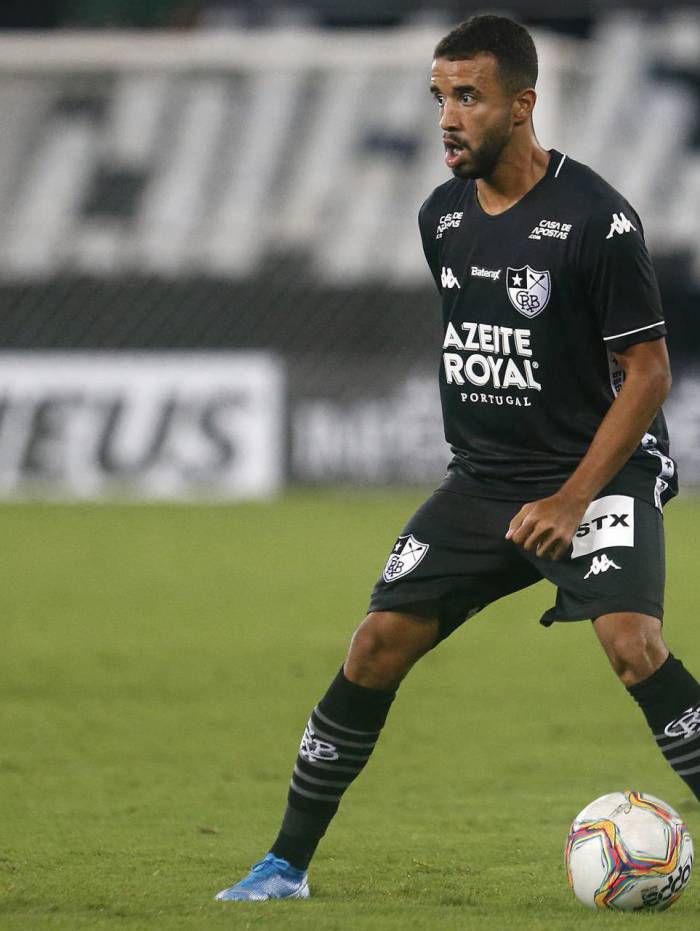 O volante Caio Alexandre começa a se destacar no Botafogo - Vítor Silva/Botafogo