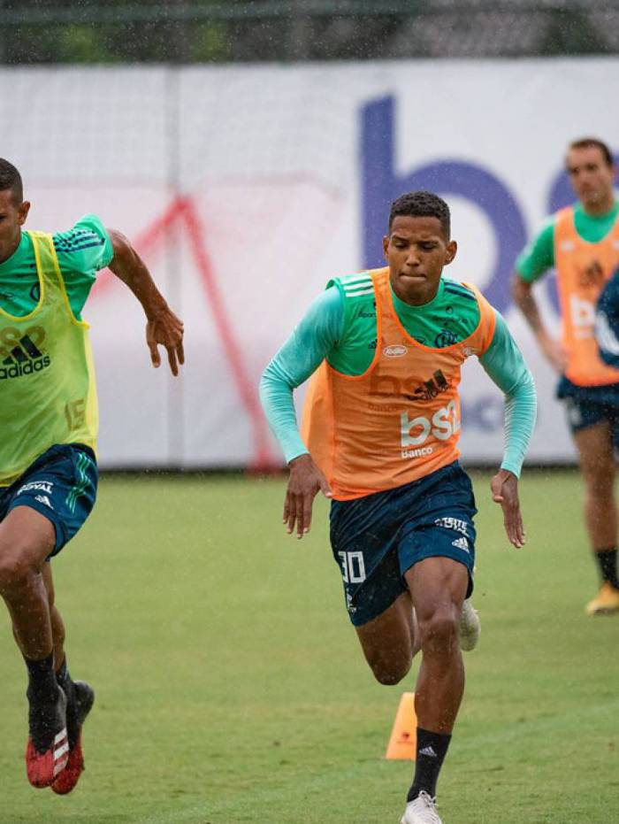 Vinicius (esquerda) e João Lucas (direita) - ALEXANDRE VIDAL/FLAMENGO