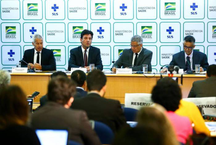 Ministro da Saúde, Luiz Henrique Mandetta, durante entrevista coletiva para atualizar o boletim sobre o novo coronavírus