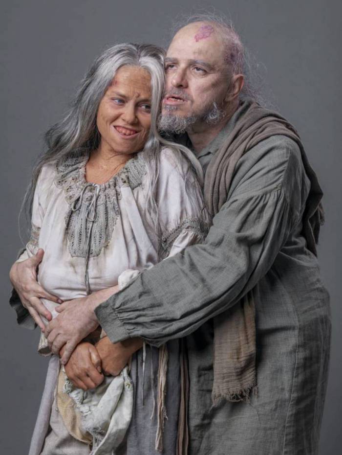 Guilherme Piva e Vivianne Pasmanter revivem Licurgo e Germana
