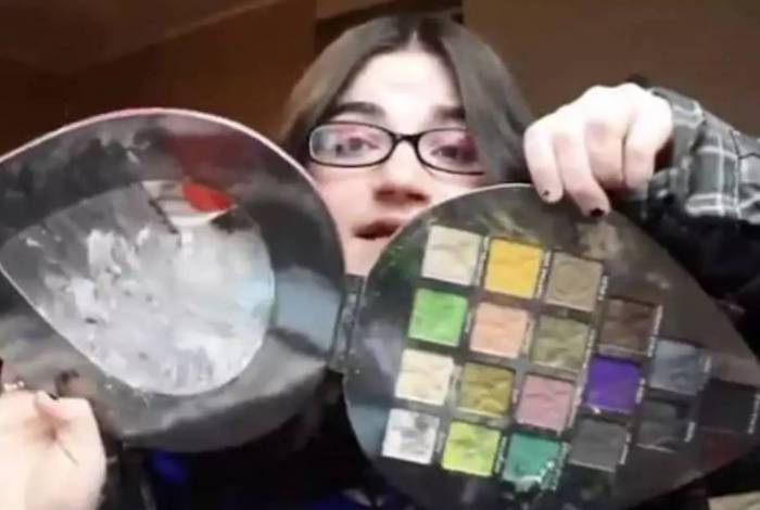 Mãe confessa que espancou filha por estragar seu kit de maquiagem