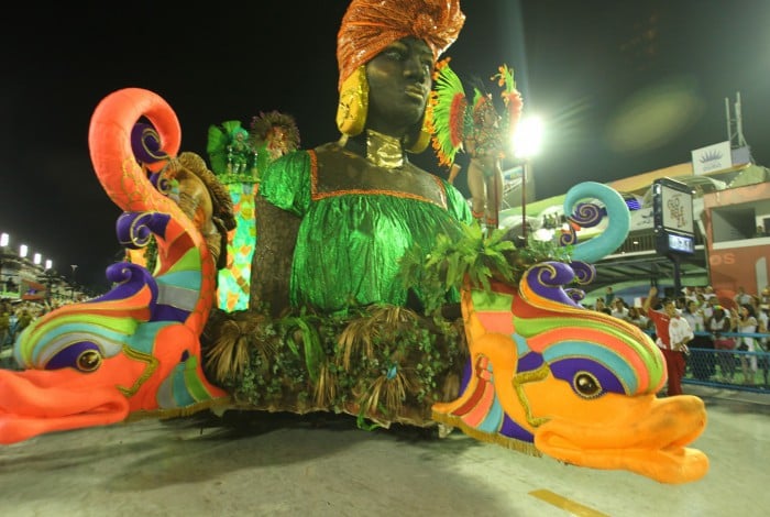 2020-03-05 - AGENCIA DE NOTICIA - PARCEIROS - Carnaval 2020 - Desfile da Escola de Samba do Grupo de Acesso, G.R.E.S Renascer de Jacarepaguá, no Sambódromo da Marquês de Sapucaí, no centro da cidade do Rio de Janeiro nesta Sexta-Feira (21)..