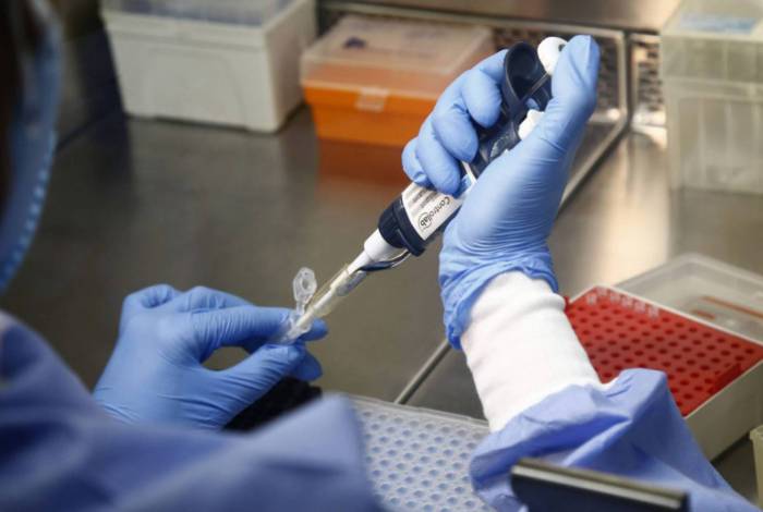 Brasil j&aacute; tem mais de 100 mil mortes pela Covid-19