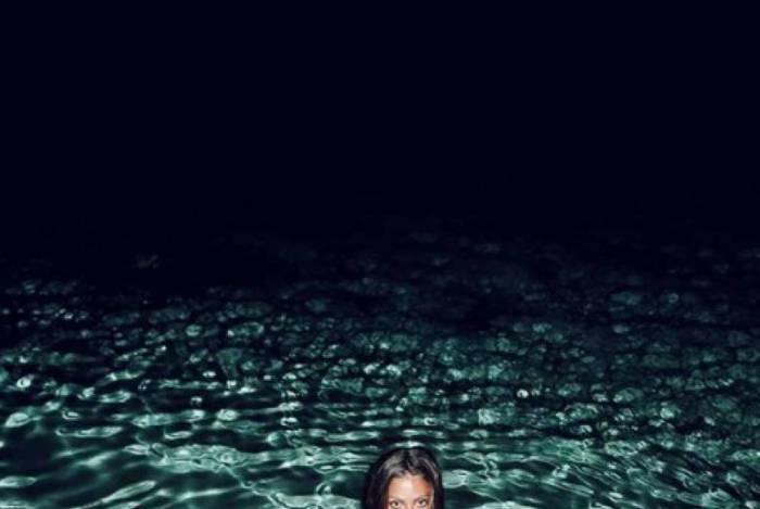 Anitta posa linda nas Maldivas