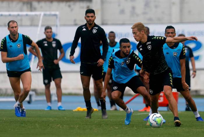 O japonês Keisuke Honda está confirmado para estrear contra o Bangu