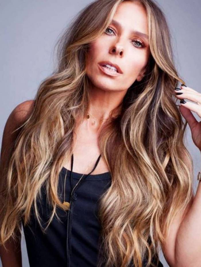 Adriane Galisteu retirou um c&aacute;lculo renal