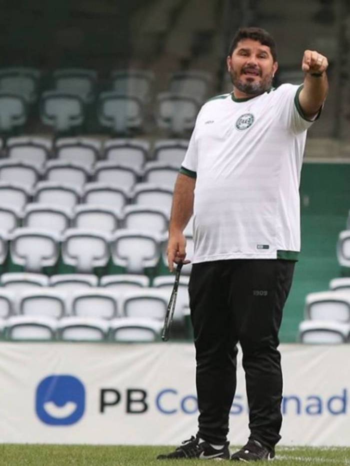 Eduardo Barroca fica no Coxa
