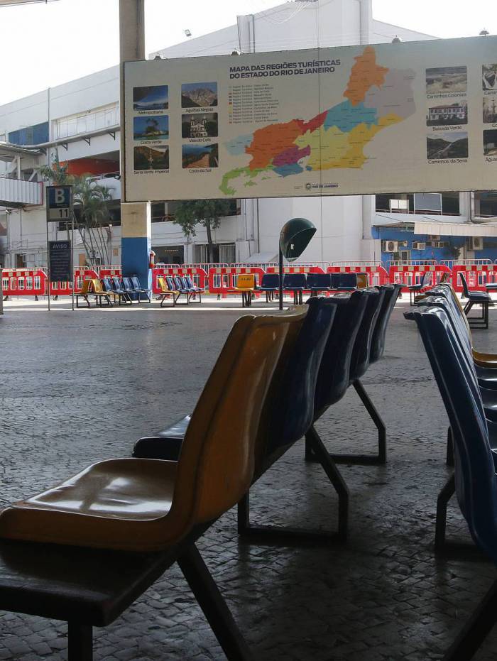 Com a restrição a viagens, Rodoviária Novo Rio ficou deserta