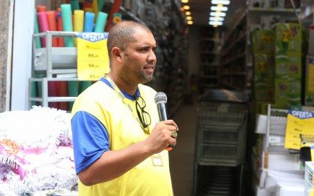 Comerciantes serão obrigados a divulgar preço original e com desconto em promoções