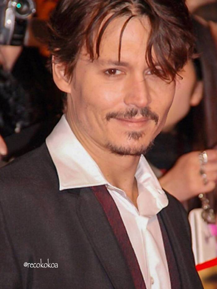 Johnny Depp cortou o pr&oacute;prio dedo para acusar a ex