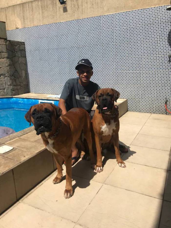 Funkeiro também aproveita o tempo assistindo jogos de futebol de arquivo e seriados