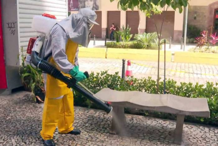 Desinfecção em ruas de Niterói

