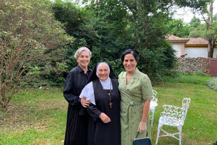 Irene Ravache, Nicette Bruno e Gloria Pires nos bastidores de 'Éramos Seis'