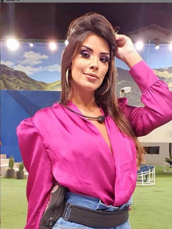 Ivy escolhe o tom roxo para a sombra