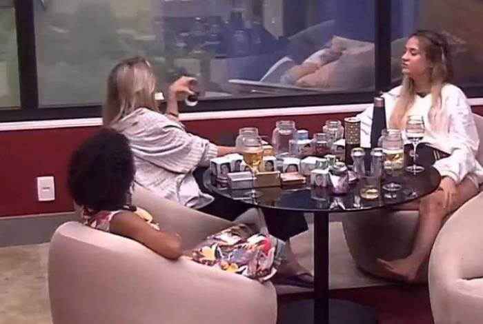 Sisters são criticadas após 'brincadeira' sobre enterrar Babu