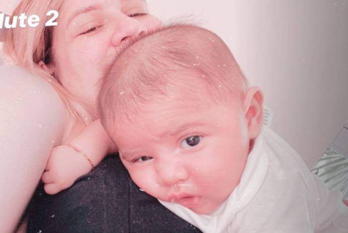 Marília Mendonça e o filho Léo