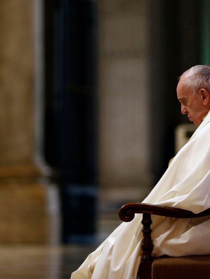 &quot;Rezo e rezamos todos juntos. Tua &eacute; gl&oacute;ria, Senhor, e nossa a vergonha. &Eacute; o momento da vergonha&quot;,disse o pont&iacute;fice.
