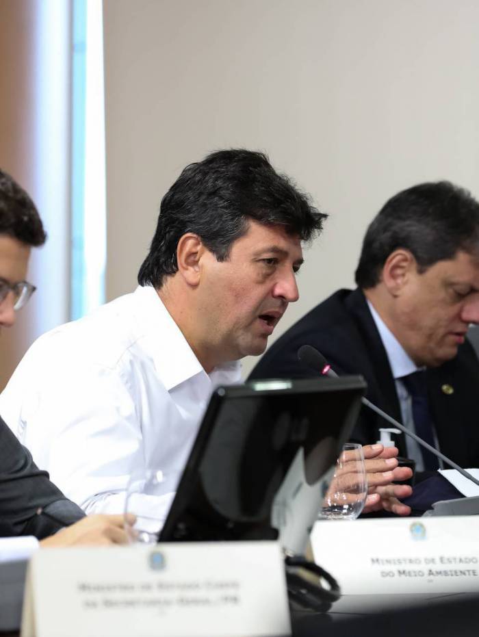 Ministro da Sa&uacute;de, Luiz Henrique Mandetta, durante videoconfer&ecirc;ncia com governadores do Sudeste