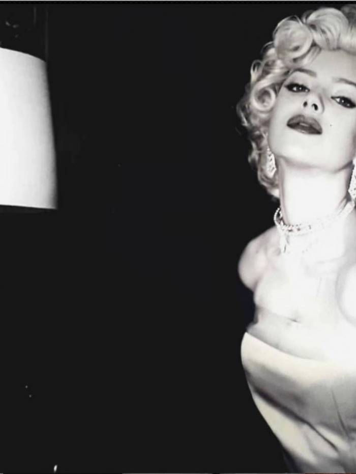 Sandy relembra foto como Marilyn Monroe