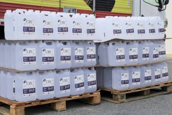 Carregamento de álcool 70 graus, da CRS Brands, produzido especialmente para combate ao Covid-19