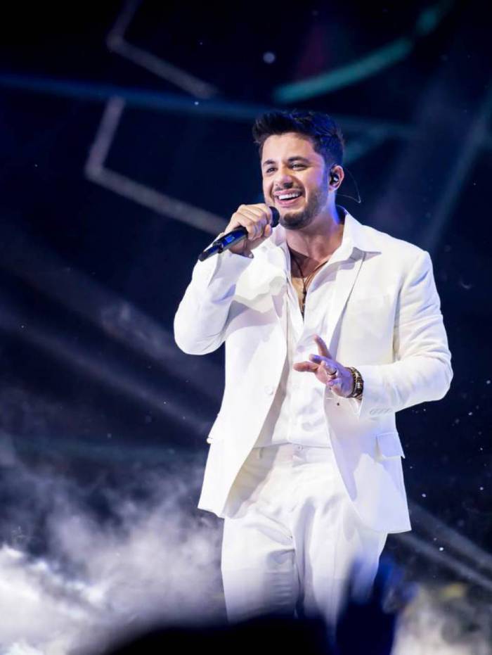 &Uacute;ltimo show de Cristiano Ara&uacute;jo &eacute; destaque no Villa Mix Esperan&ccedil;a
