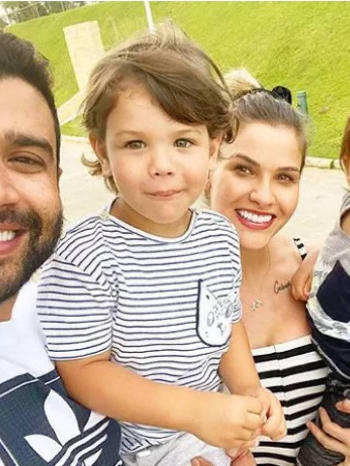 Gusttavo Lima, a esposa Andressa Suita e os filhos, Gabriel e Samuel