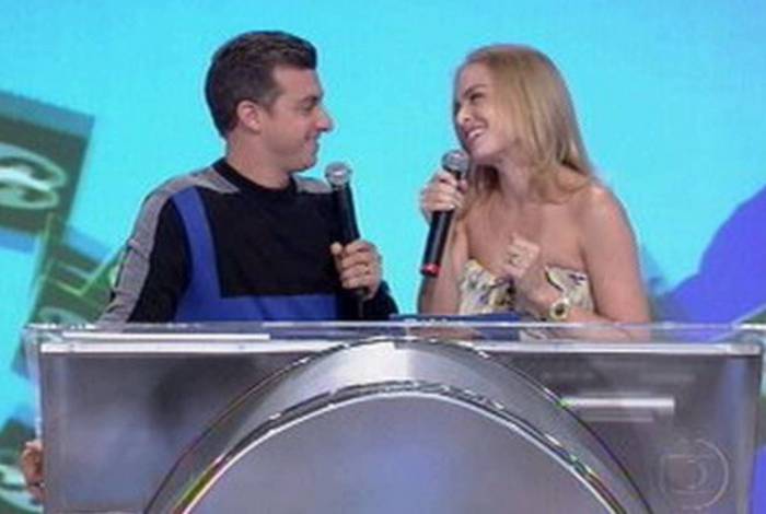 Ang&eacute;lica engana Luciano Huck