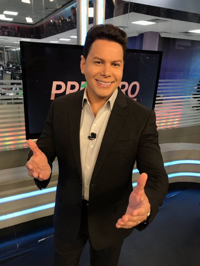 Marc&atilde;o do Povo era apresentador do 'Balan&ccedil;o Geral DF' na Record. Atualmente, ele est&aacute; no 'Primeiro Impacto', do SBT